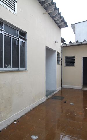 Casa de condomínio para alugar com 120m², 3 quartos e 2 vagasFundos