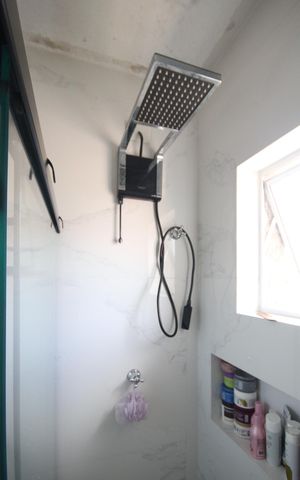 Casa à venda com 208m², 3 quartos e 2 vagas Casa à venda com 208m², 3 quartos e 2 vagasBanheiro da Suíte