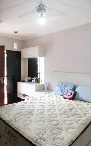 Casa à venda com 208m², 3 quartos e 2 vagas Casa à venda com 208m², 3 quartos e 2 vagasSuíte