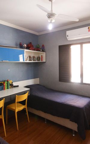 Casa à venda com 208m², 3 quartos e 2 vagas Casa à venda com 208m², 3 quartos e 2 vagasQuarto 1