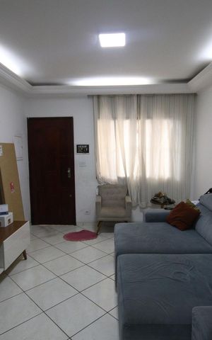 Casa à venda com 208m², 3 quartos e 2 vagas Casa à venda com 208m², 3 quartos e 2 vagasSala
