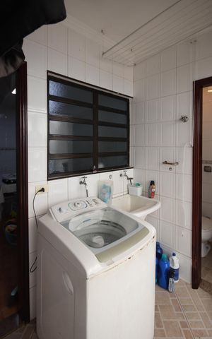 Casa à venda com 208m², 3 quartos e 2 vagas Casa à venda com 208m², 3 quartos e 2 vagasÁrea de Serviço