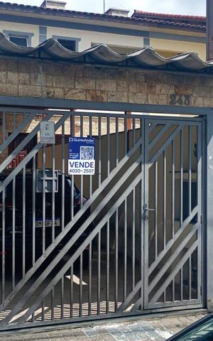 Casa à venda com 208m², 3 quartos e 2 vagas Casa à venda com 208m², 3 quartos e 2 vagasFachada / Placa