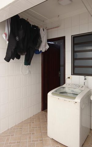 Casa à venda com 208m², 3 quartos e 2 vagas Casa à venda com 208m², 3 quartos e 2 vagasÁrea de Serviço
