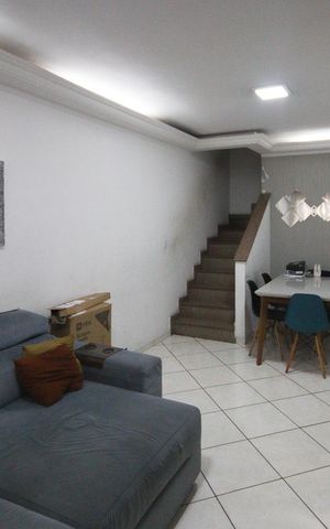 Casa à venda com 208m², 3 quartos e 2 vagas Casa à venda com 208m², 3 quartos e 2 vagasSala
