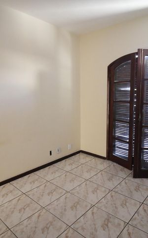 Casa de condomínio para alugar com 200m², 4 quartos e 5 vagasSuíte 