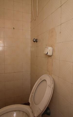 Casa de condomínio para alugar com 200m², 4 quartos e 5 vagasBanheiro de serviço