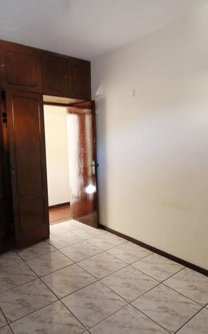 Casa de condomínio para alugar com 200m², 4 quartos e 5 vagasSuíte 