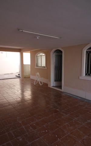 Casa de condomínio para alugar com 200m², 4 quartos e 5 vagasGaragem