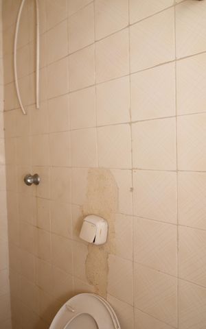 Casa de condomínio para alugar com 200m², 4 quartos e 5 vagasBanheiro de serviço