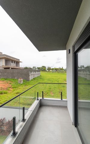 Casa de condomínio à venda com 340m², 5 quartos e 4 vagas Casa de condomínio à venda com 340m², 5 quartos e 4 vagasSacada da Suíte 04