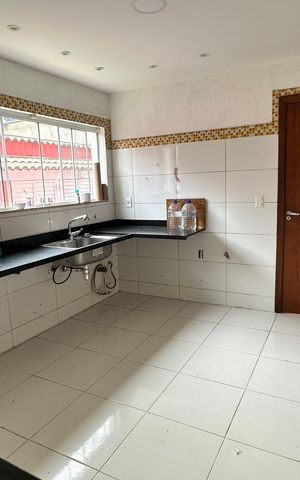 Casa para alugar com 200m², 4 quartos e 2 vagas Casa para alugar com 200m², 4 quartos e 2 vagasCozinha