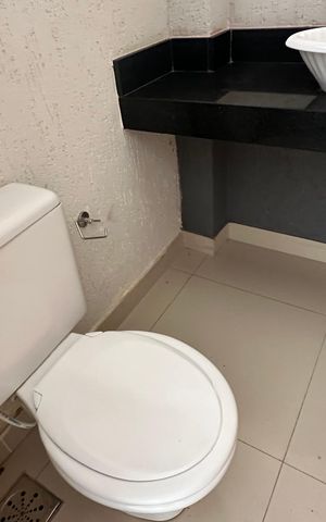 Casa para alugar com 200m², 4 quartos e 2 vagas Casa para alugar com 200m², 4 quartos e 2 vagasLavabo