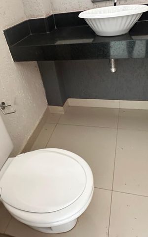 Casa para alugar com 200m², 4 quartos e 2 vagas Casa para alugar com 200m², 4 quartos e 2 vagasLavabo