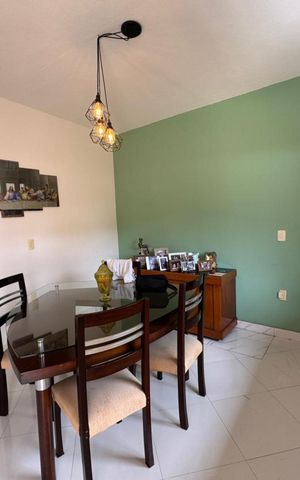 Casa à venda com 210m², 4 quartos e 4 vagas Casa à venda com 210m², 4 quartos e 4 vagascopa