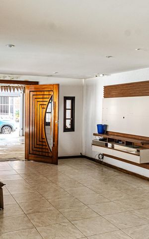 Casa para alugar com 270m², 2 quartos e 3 vagas