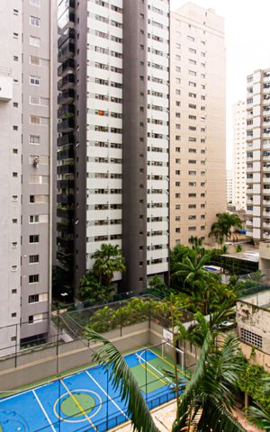 Apartamento à venda com 207m², 2 quartos e 2 vagas Apartamento à venda com 207m², 2 quartos e 2 vagasVista
