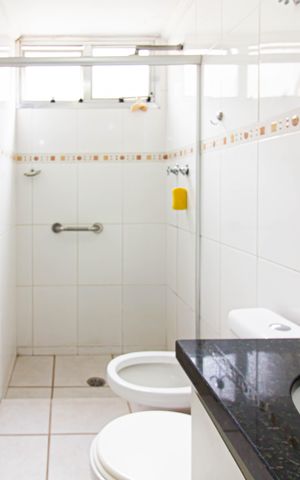 Apartamento à venda com 207m², 2 quartos e 2 vagas Apartamento à venda com 207m², 2 quartos e 2 vagasBanheiro da Suíte
