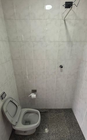 Casa à venda com 430m², 4 quartos e 6 vagasÁrea de Serviço - Banheiro