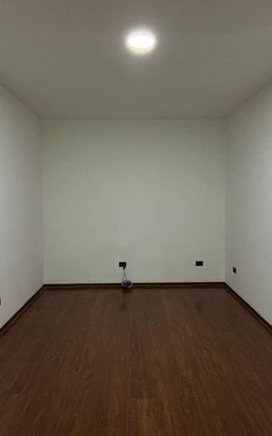 Casa à venda com 430m², 4 quartos e 6 vagasEscritório