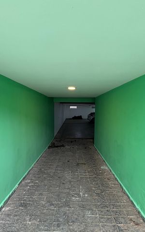 Casa à venda com 430m², 4 quartos e 6 vagasGaragem