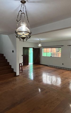 Casa à venda com 430m², 4 quartos e 6 vagasSala - Sala de Estar