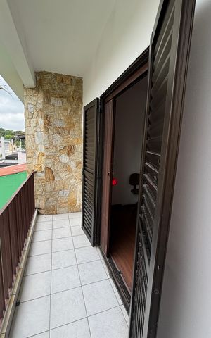 Casa à venda com 430m², 4 quartos e 6 vagasQuarto 3 Varanda