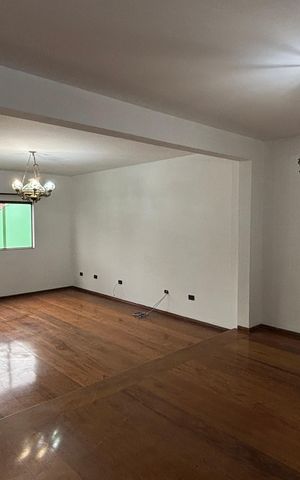 Casa à venda com 430m², 4 quartos e 6 vagasSala - Sala de Estar