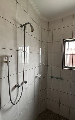 Casa à venda com 430m², 4 quartos e 6 vagasBanheiro da Suíte
