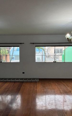 Casa à venda com 430m², 4 quartos e 6 vagasSala - Sala de Estar