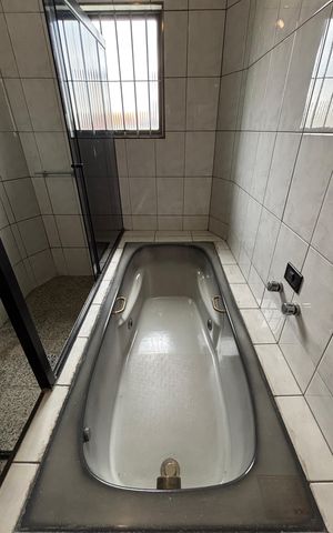 Casa à venda com 430m², 4 quartos e 6 vagasBanheiro da Suíte