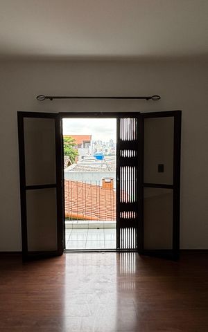 Casa à venda com 430m², 4 quartos e 6 vagasSuite