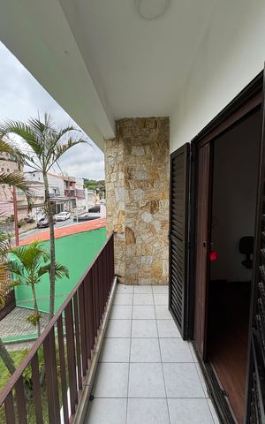 Casa à venda com 430m², 4 quartos e 6 vagasQuarto 3 Varanda