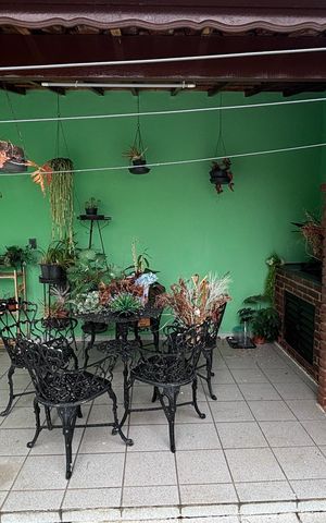 Casa à venda com 430m², 4 quartos e 6 vagasQuintal