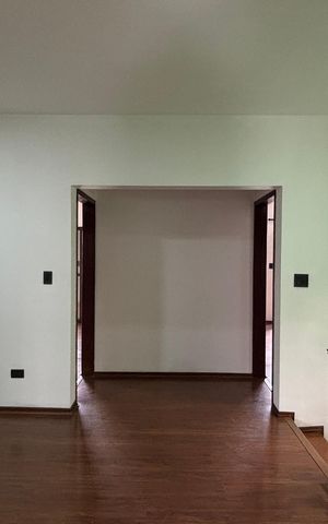 Casa à venda com 430m², 4 quartos e 6 vagasEscritório