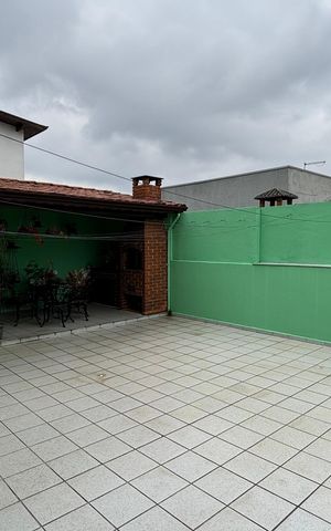 Casa à venda com 430m², 4 quartos e 6 vagasQuintal