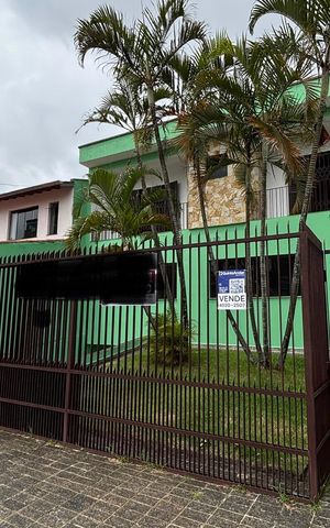 Casa à venda com 430m², 4 quartos e 6 vagasFachada
