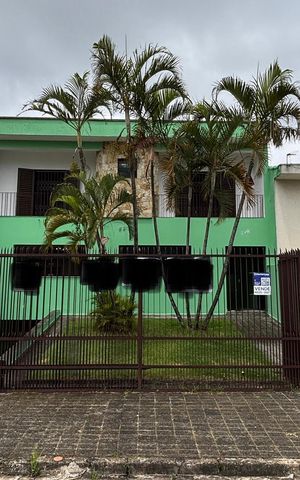 Casa à venda com 430m², 4 quartos e 6 vagasFachada