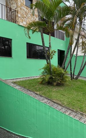 Casa à venda com 430m², 4 quartos e 6 vagasGaragem