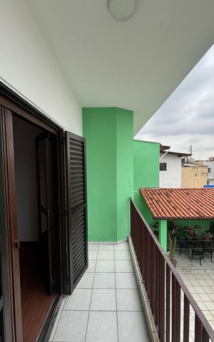 Casa à venda com 430m², 4 quartos e 6 vagasQuarto 1 Varanda
