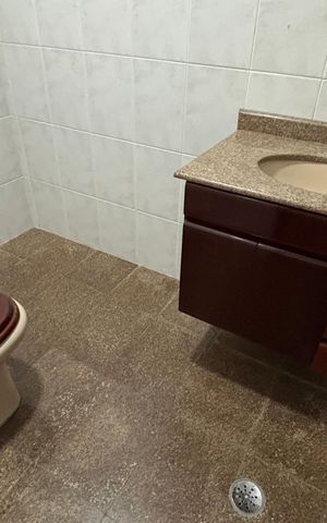 Casa à venda com 430m², 4 quartos e 6 vagasLavabo