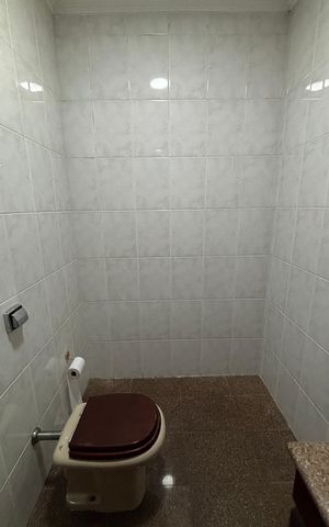 Casa à venda com 430m², 4 quartos e 6 vagasLavabo