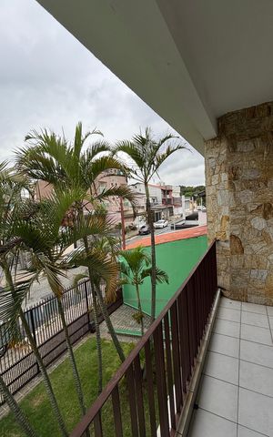 Casa à venda com 430m², 4 quartos e 6 vagasQuarto 3 Varanda