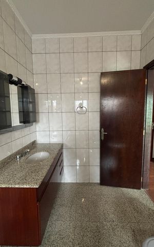 Casa à venda com 430m², 4 quartos e 6 vagasBanheiro da Suíte