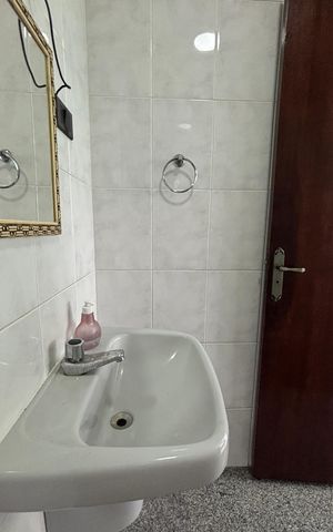 Casa à venda com 430m², 4 quartos e 6 vagasÁrea de Serviço - Banheiro