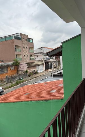 Casa à venda com 430m², 4 quartos e 6 vagasQuarto 2 Varanda