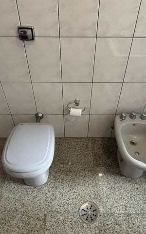 Casa à venda com 430m², 4 quartos e 6 vagasBanheiro da Suíte