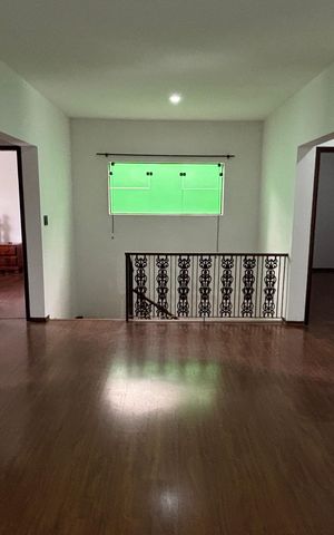Casa à venda com 430m², 4 quartos e 6 vagasEscritório