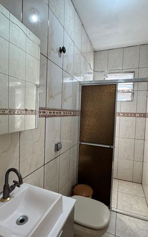 Casa à venda com 225m², 3 quartos e 2 vagasBanheiro - Casa 02