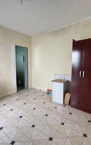 Casa à venda com 225m², 3 quartos e 2 vagasCasa 3 - Sala/cozinha